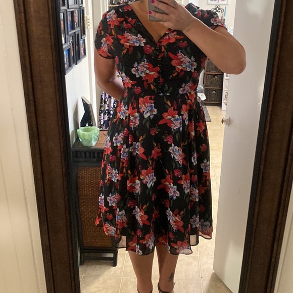 Black and Red Floral Vintage Dress - Large - Picture 12 of 12